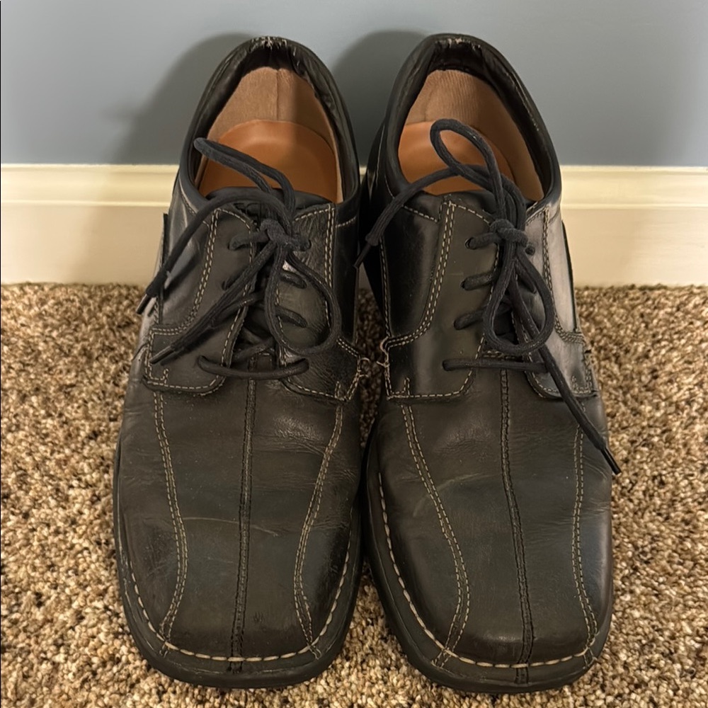 Skechers Black Oxfords with Matte Finish